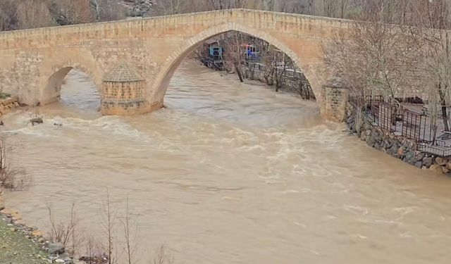 Sinek Çayı’nda yağışlar su seviyesini artırdı