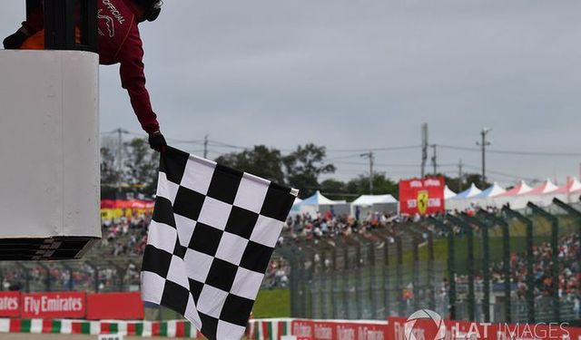 Formula 1’de damalı bayrak ne anlama geliyor?