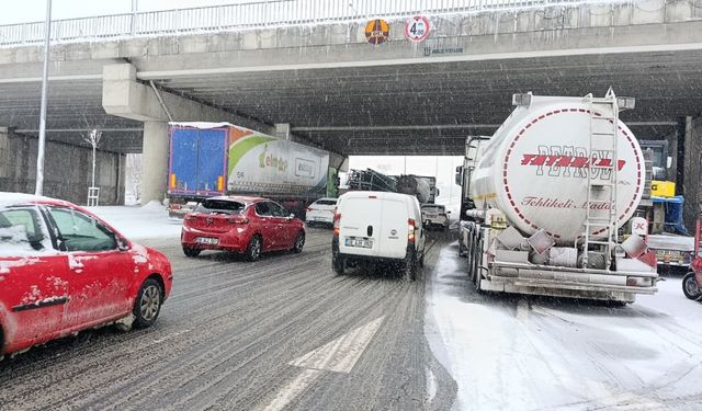 Kayseri-Malatya karayolu ulaşıma kapandı