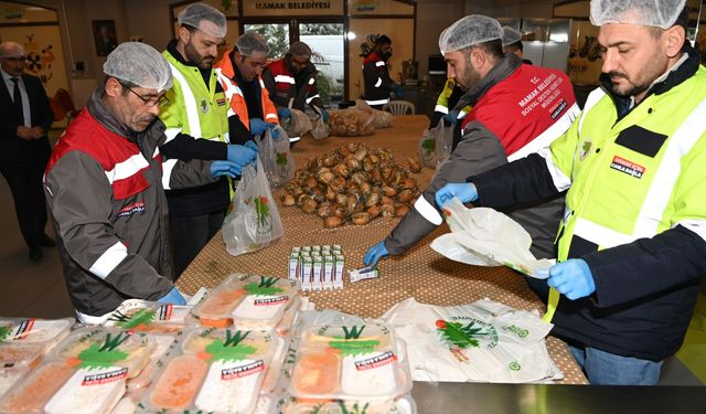 Mamak’ta 687 haneye düzenli sıcak yemek