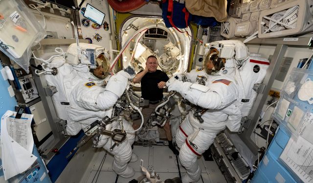 Astronotlar uzayda ilk kez akıllı telefon kullanacak