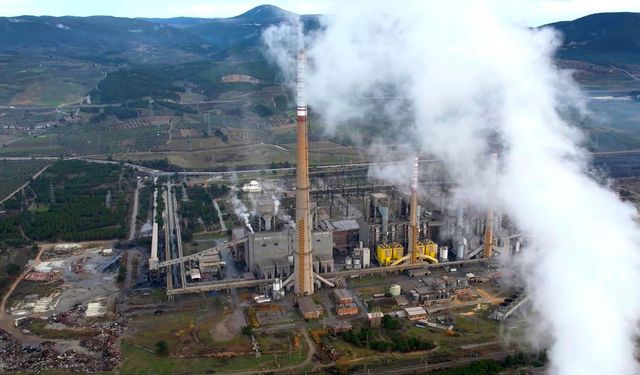 Soma’da filtresiz santral tepkisi: Bacalardan siyah duman yükseldi