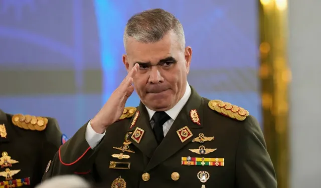 Venezuela Savunma Bakanı görevden alındı