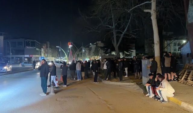 Tokat'ta 5,5 büyüklüğünde deprem: Vatandaşlar sokağa döküldü