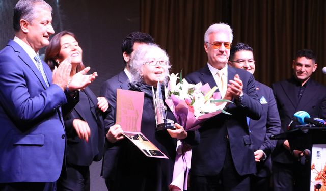 25. Sabancı Uluslararası Tiyatro Festivali'nde ödüller sahiplerini buldu