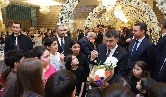 Başkan Ertuğrul Çetin çocuklarla iftarda buluştu