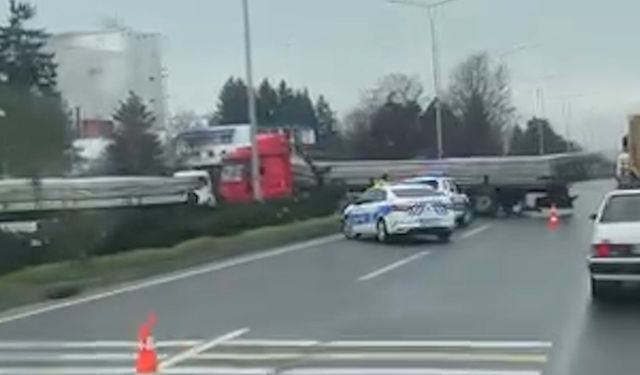 Bolu’da D-100’de makaslayan tır trafiği felç etti