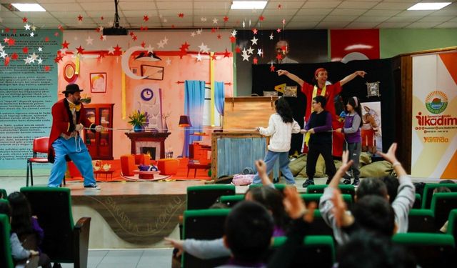 Samsun İlkadım'da Tiyatro Haftası başladı