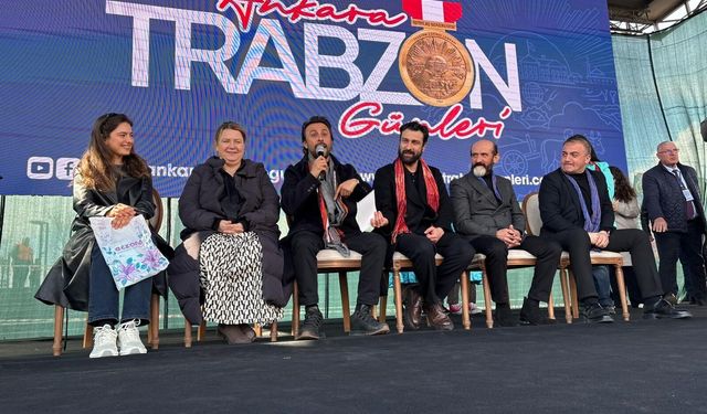 “Taşacak Bu Deniz” oyuncularına Başkentlilerden büyük ilgi