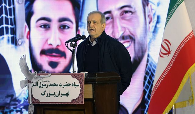 Pezeşkiyan: İran’a deniz ablukası ateşkese açık ihlal