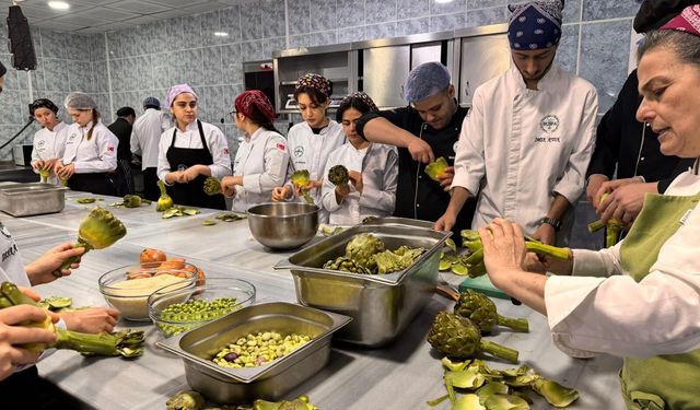 Üniversitede zeytinyağıyla lezzet eğitimi gerçekleştirildi