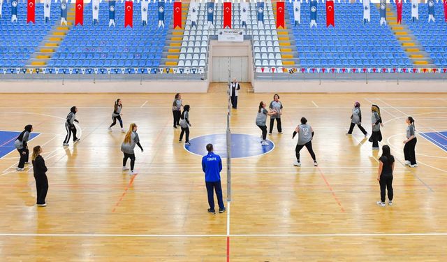 Altındağ’da kadınlar voleybol turnuvasında buluştu
