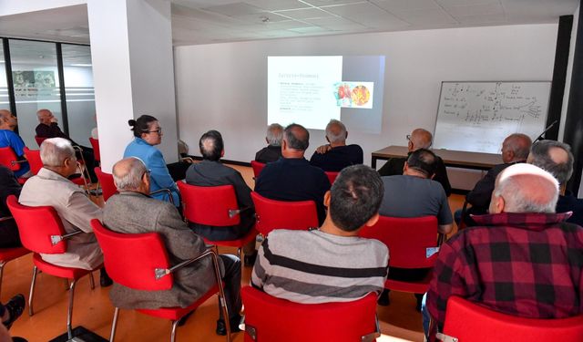 Altındağ Erkek Yaşam Merkezi’nde aşı semineri düzenlendi