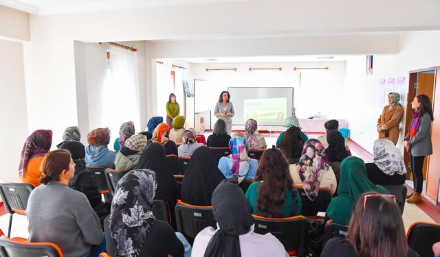 Altındağ’da kadınlara “güçlü yaşam” eğitimi başladı