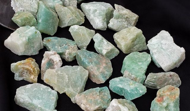Amazonit taşı nedir, faydaları nelerdir?