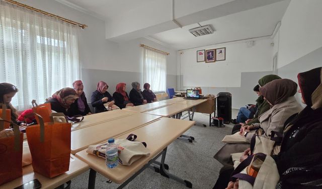 Karataş Mahallesi’nde kadınlara yönelik eğitim