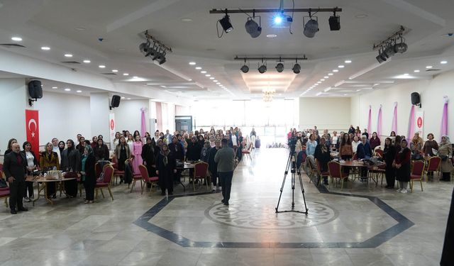 Keçiören’de kadın sağlığı seminerine yoğun ilgi