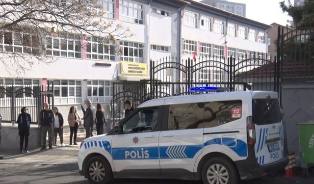 Ankara'da okul önlerine polis ekipleri görevlendirildi