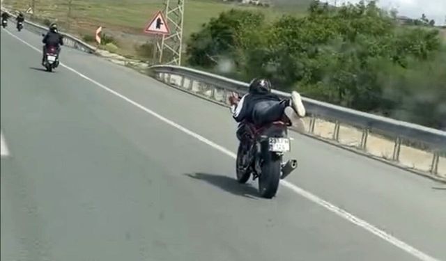 Tehlikeli motosiklet süren şahıs paniğe neden oldu