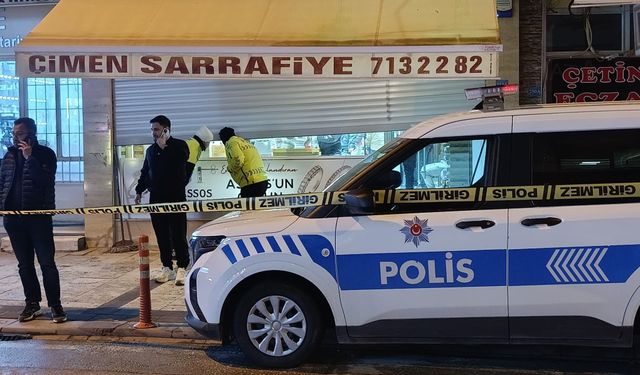 Denizli’de kuyumcu emanet altınlarla kayıplara karıştı