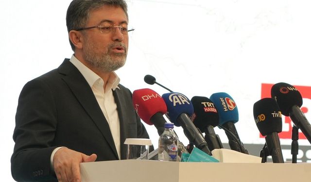 Bakan Yumaklı: Türkiye yangınla mücadelede öncü