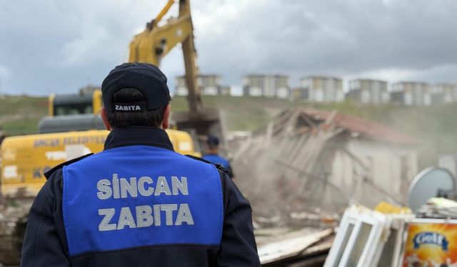 Sincan’da ruhsatsız ahırlar yıkıldı