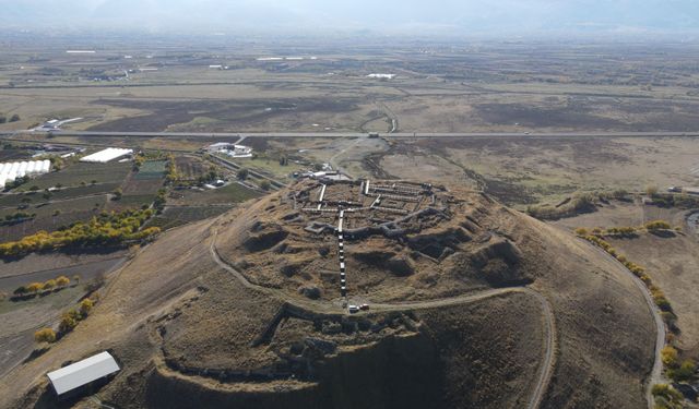 Erzincan’da Altıntepe geçmişi gün yüzüne çıkarıyor