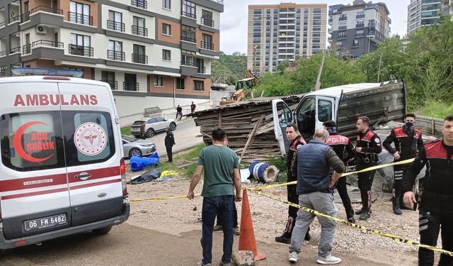 Ankara Çankaya'da kamyonet faciası: 2 işçi hayatını kaybetti