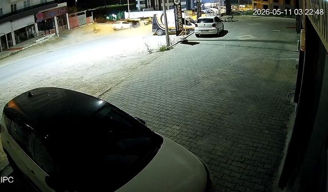 Bursa’da direksiyon başında uyuyan sürücü 4 araca çarptı