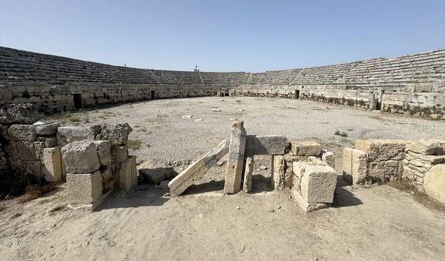 Perge’de Roma dönemine ait “giyotin kapı” bulundu