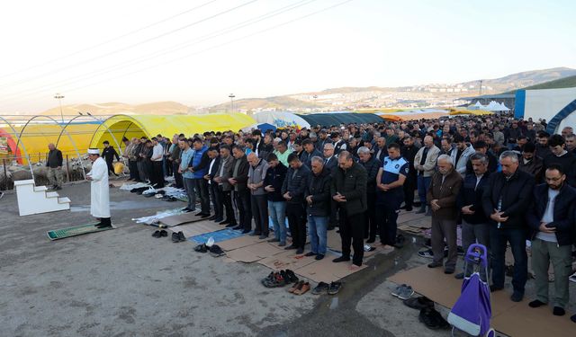 Yenimahalle’de kurban kesim alanları doldu taştı