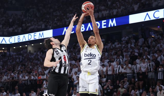 Fenerbahçe, Beşiktaş deplasmanında seride öne geçti