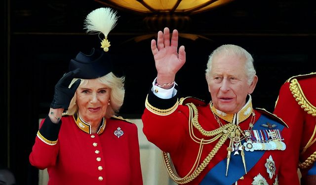İngiltere Kralı Charles'tan bir ilk: Vergi ödemesini duyurdu
