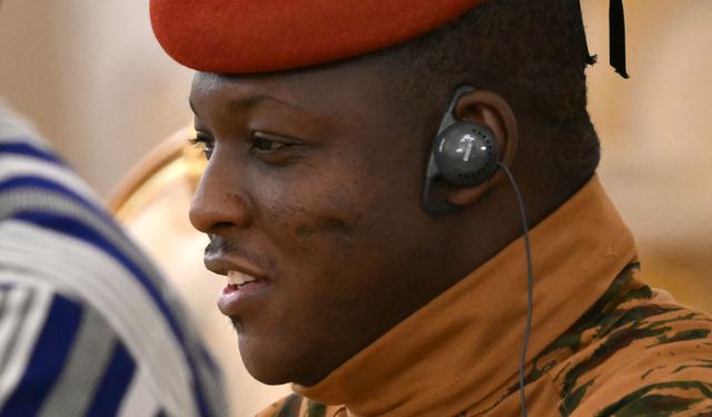Burkina Faso, Fransa ile bağlarını kopardı