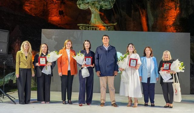 Şehitkamil’de cosplay ve sürrealizm defilesi