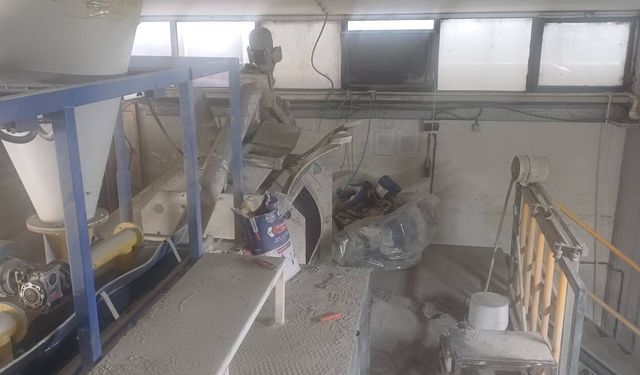 Bozüyük’te iş kazası: İşçi elini mikser makinesine kaptırdı