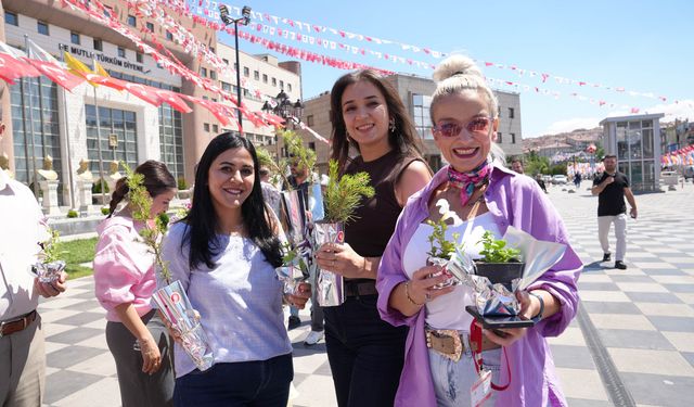 Keçiören'de bağımlılıkla mücadeleye fidanlı farkındalık
