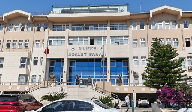 Mersin Silifke Belediyesi'ne operasyon: Başkan ve 19 kişi adliyede