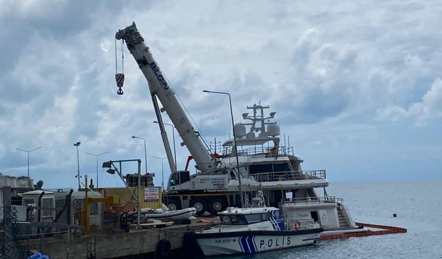 Sinop'ta garaj kapağı açık kalan yat, ekipler tarafından kurtarıldı