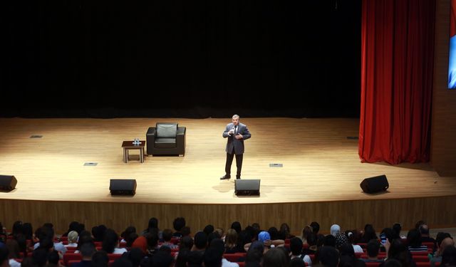 Yenimahalle’de YKS öncesi sınav stresi konferansı