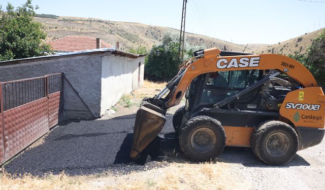Çankaya'da asfalt çalışmaları yazın da sürüyor