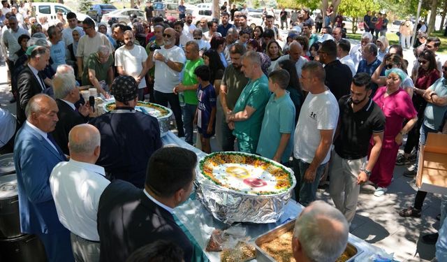 İnönü Üniversitesinde Muharrem ayı dolayısıyla aşure ikramı