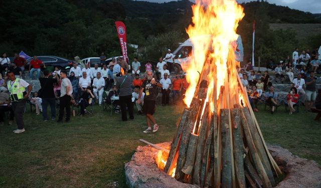 KapıkayaFest’te gökyüzü yamaç paraşütleriyle renklendi