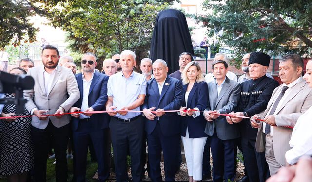 Keçiören'de Şeyh Şamil büstü törenle açıldı