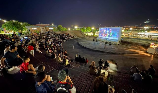 Çankaya'da 10 film açık havada gösterilecek