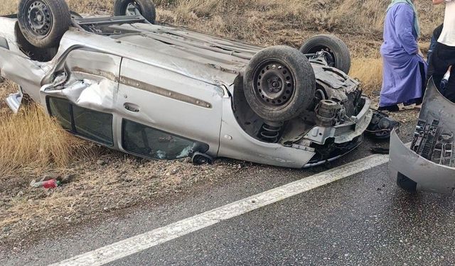 Burdur’da kontrolden çıkan otomobil takla attı: 4 yaralı
