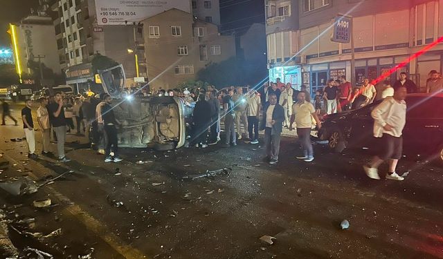 Bursa'da feci kaza: Otomobil takla attı, 5 kişi yaralandı