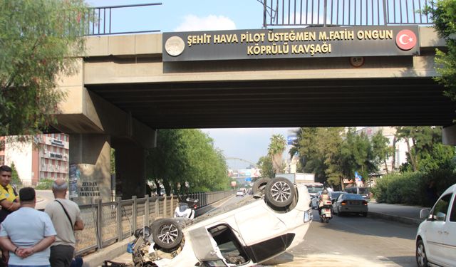 Adana’da otomobil köprüden aşağı uçtu