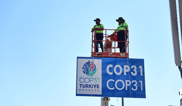 Antalya, COP31’e hazırlanıyor: 67 yeni yön levhası monte ediliyor