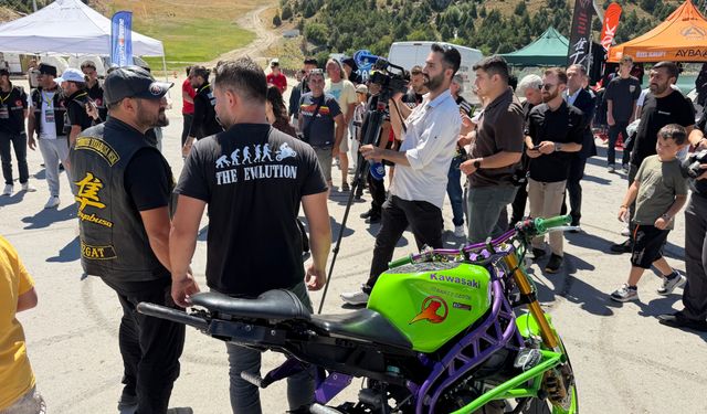 Erzincan’da Ergan Motofest başladı: Akrobasi gösterisi nefes kesti